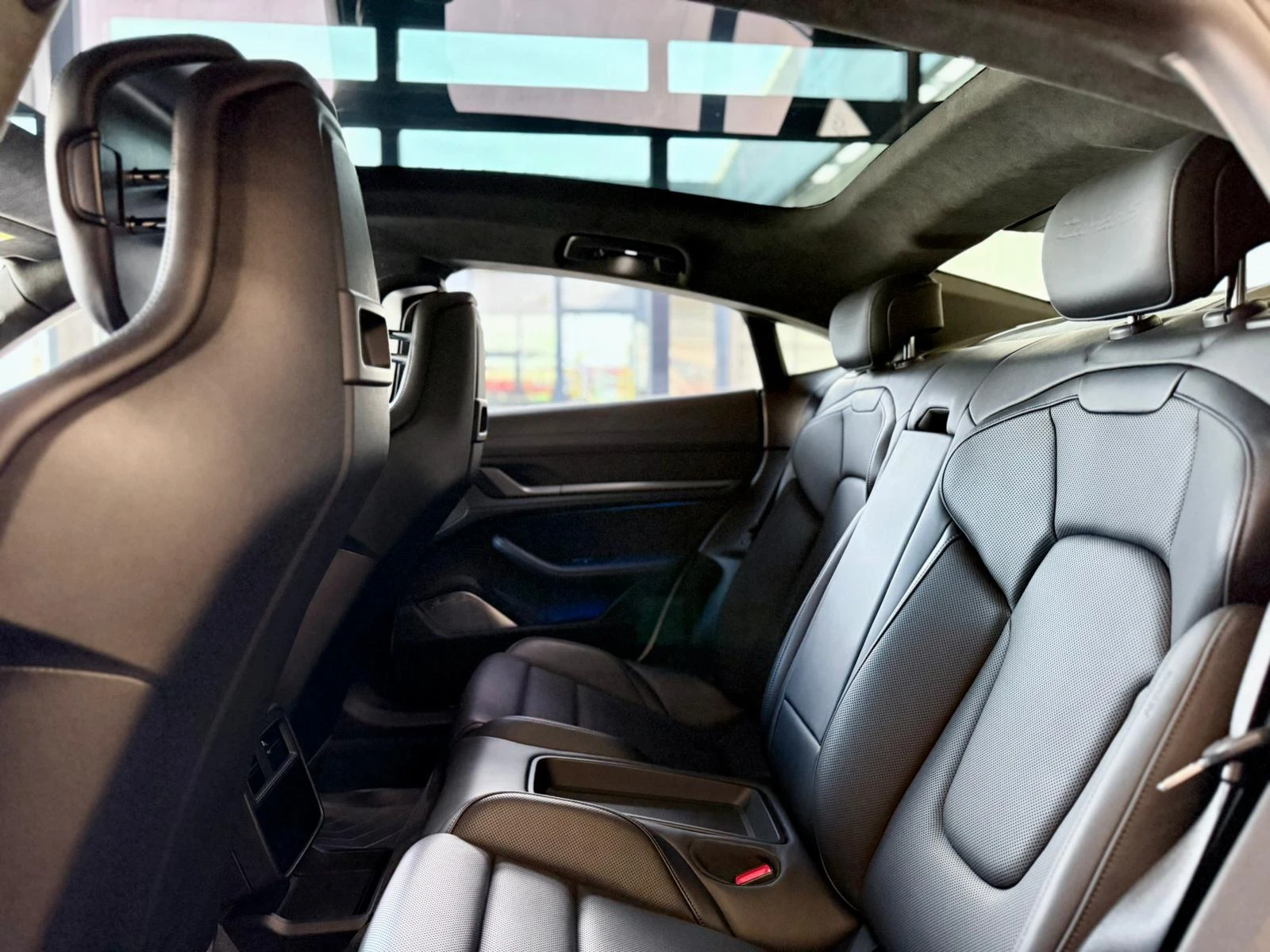 Porsche Taycan Turbo S* Burmester* Chrono* Full* Approved* Лизинг, снимка 15 - Автомобили и джипове - 54220344