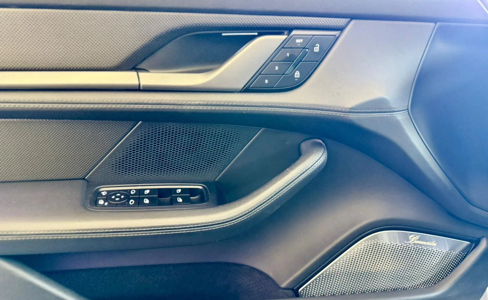 Porsche Taycan Turbo S* Burmester* Chrono* Full* Approved* Лизинг, снимка 7 - Автомобили и джипове - 54220344