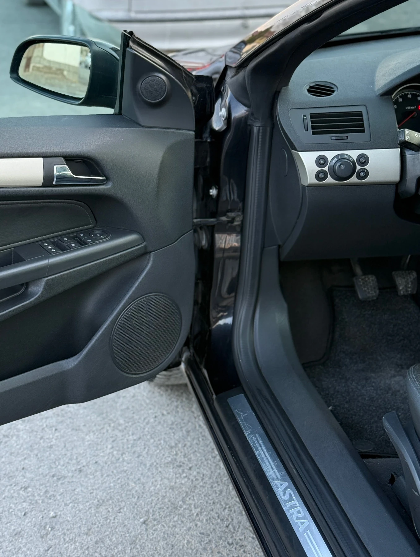 Opel Astra 1.6i, снимка 8 - Автомобили и джипове - 54244219