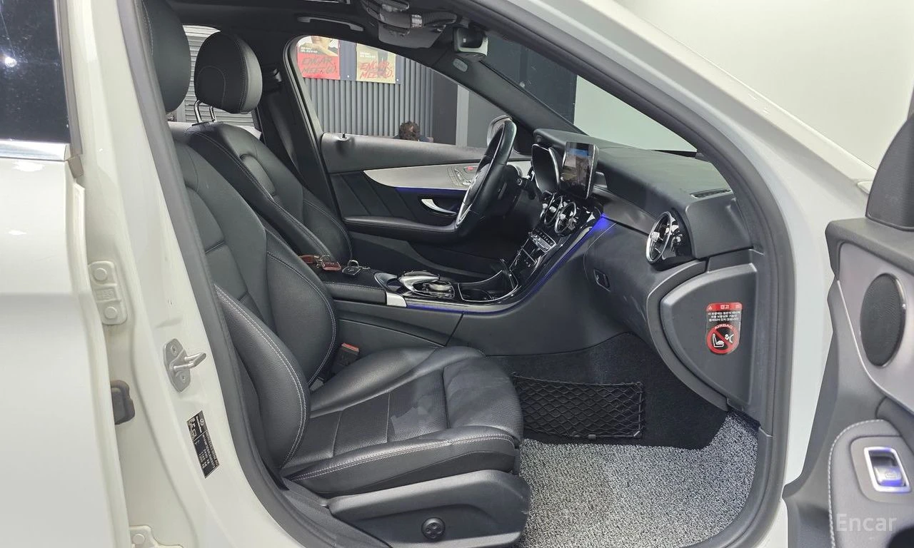 Mercedes-Benz C 300 AMG* PACK* HYBRID* 4MATIC* ДИГИТАЛНО* ТАБЛО* LANE*, снимка 15 - Автомобили и джипове - 54423867