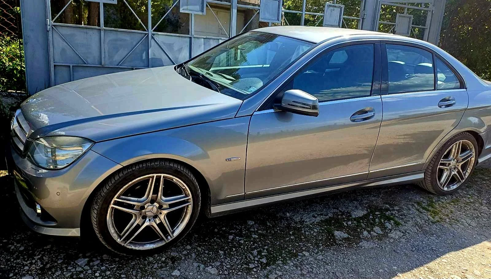 Mercedes-Benz C 220, снимка 2 - Автомобили и джипове - 54459657