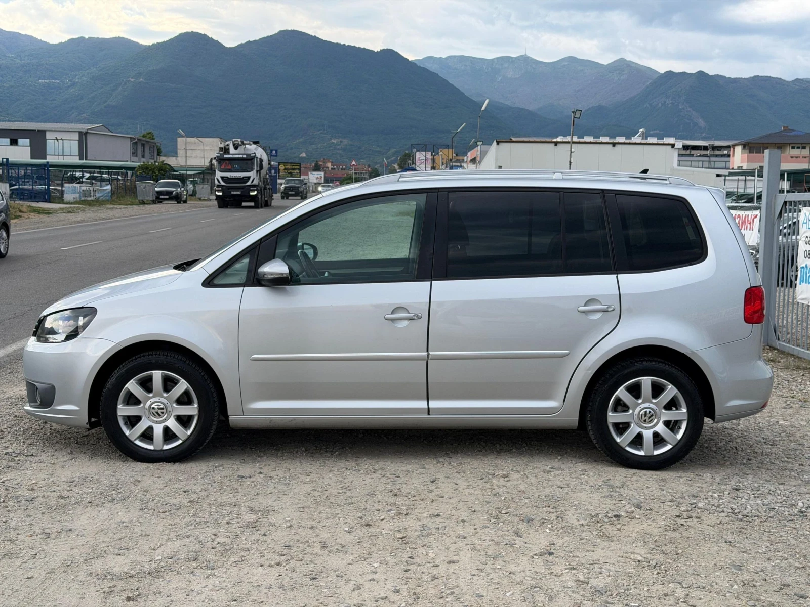 VW Touran 2.0TDI 140k.s AVTOMAT 7.MESTA..NABI | Mobile.bg � ����������� 2