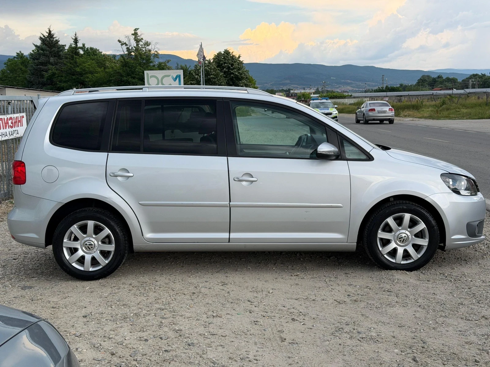 VW Touran 2.0TDI 140k.s AVTOMAT 7.MESTA..NABI | Mobile.bg � ����������� 6