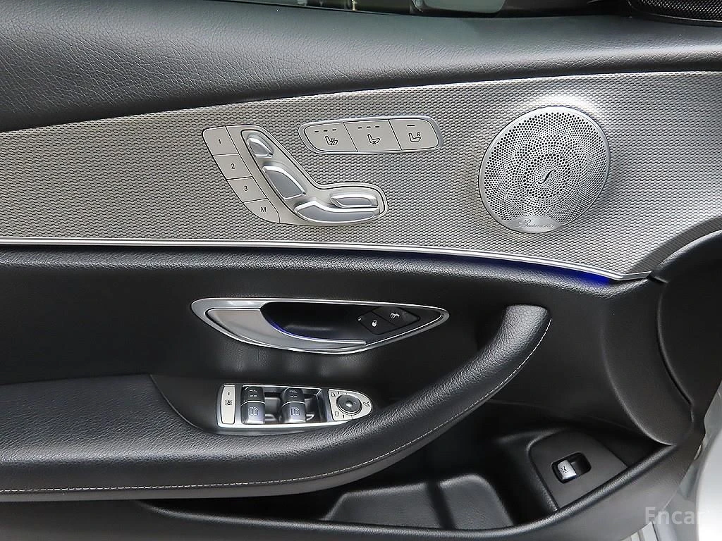 Mercedes-Benz E 300 Avantgarde* BURMESTER* DIGITAL* 360 CAM* ОБДУХВАНЕ, снимка 12 - Автомобили и джипове - 54895101