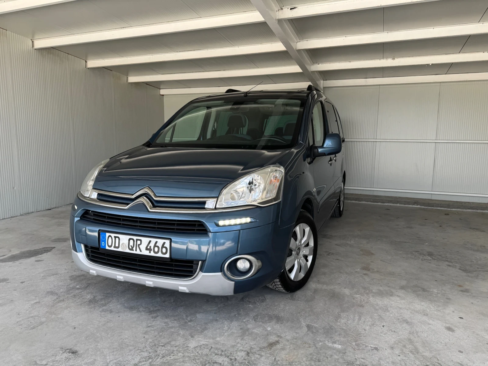 Citroen Berlingo 1.6-Benzin-Multispace-Panorama, снимка 2 - Автомобили и джипове - 55435771