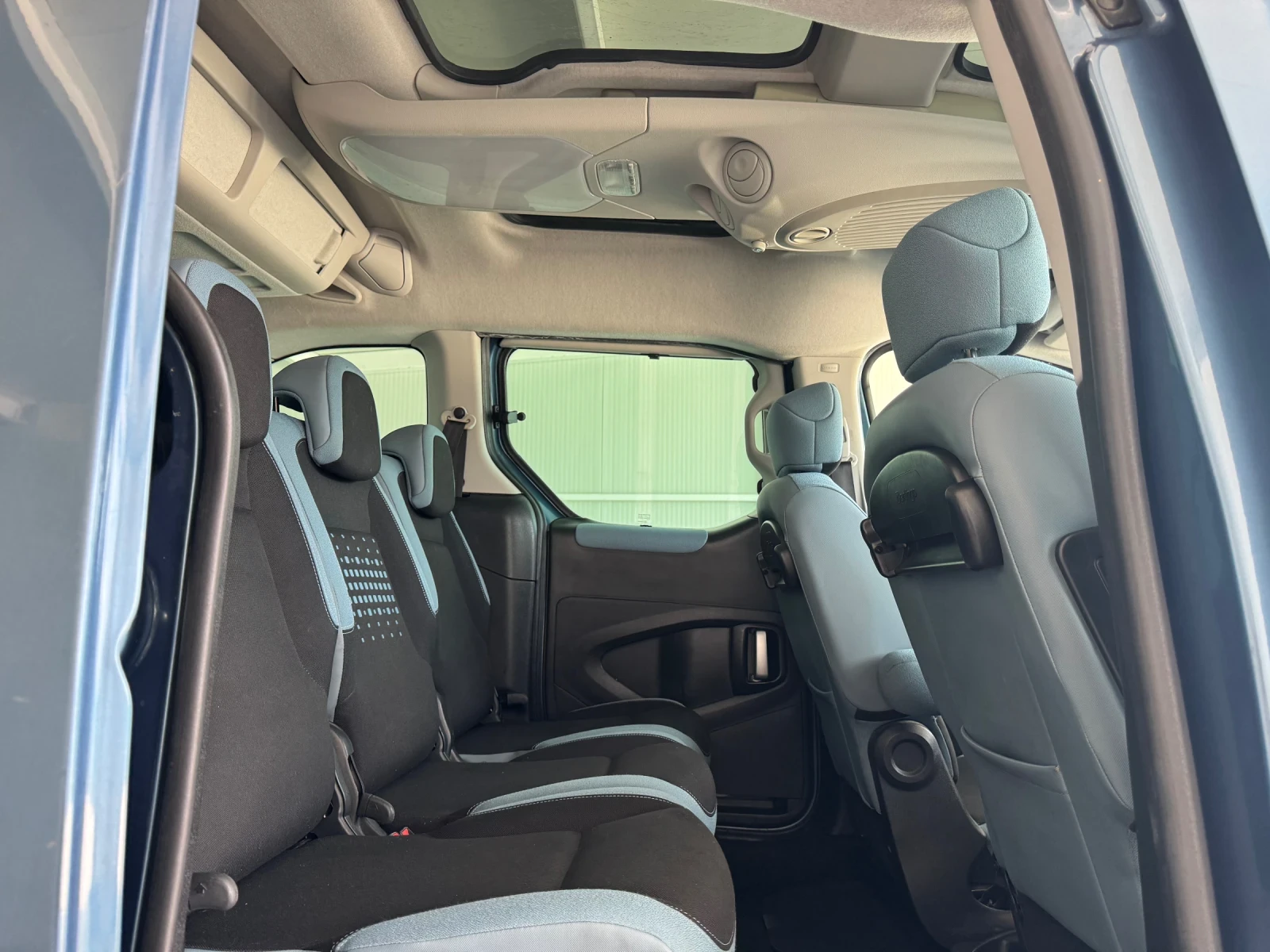 Citroen Berlingo 1.6-Benzin-Multispace-Panorama, снимка 12 - Автомобили и джипове - 55435771