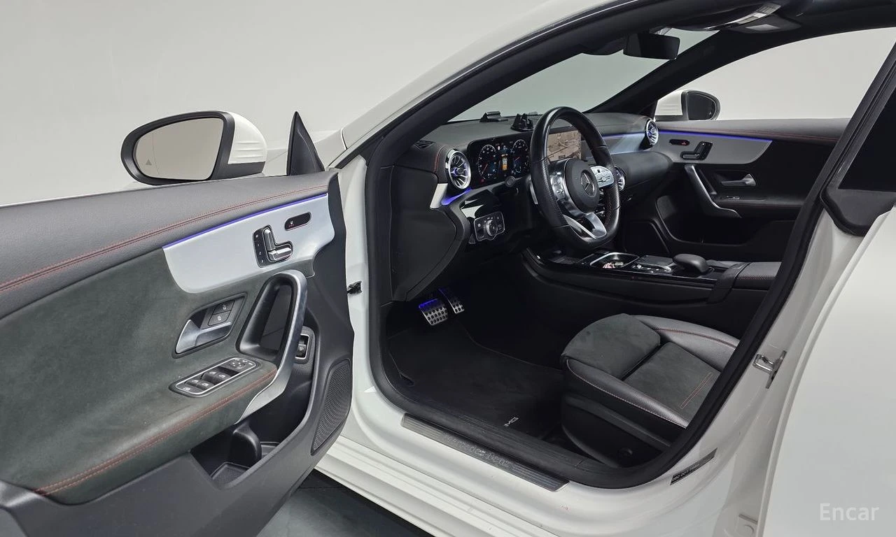 Mercedes-Benz CLA 250 4MATIC* AMG* DISTRONIC* АЛКАНТАРА* КРАЙНА ЦЕНА, снимка 8 - Автомобили и джипове - 55522283