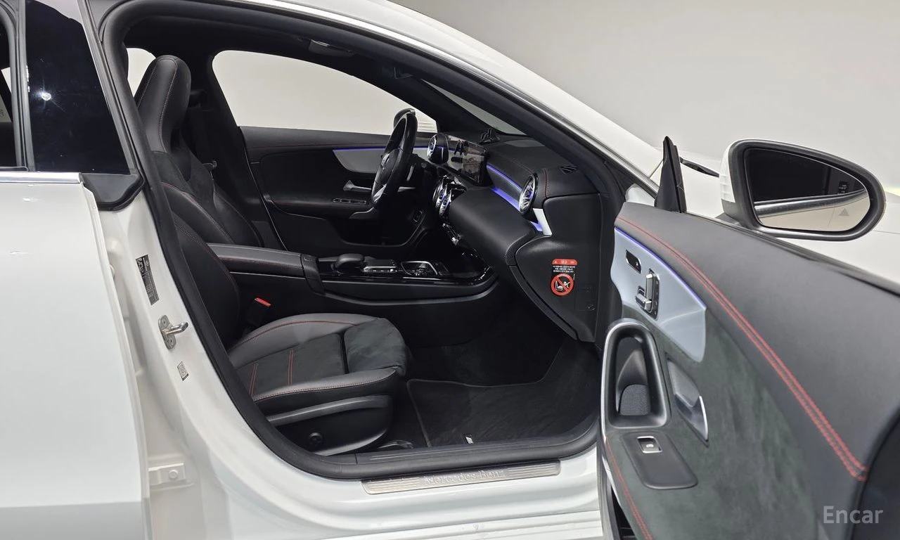 Mercedes-Benz CLA 250 4MATIC* AMG* DISTRONIC* АЛКАНТАРА* КРАЙНА ЦЕНА, снимка 9 - Автомобили и джипове - 55522283
