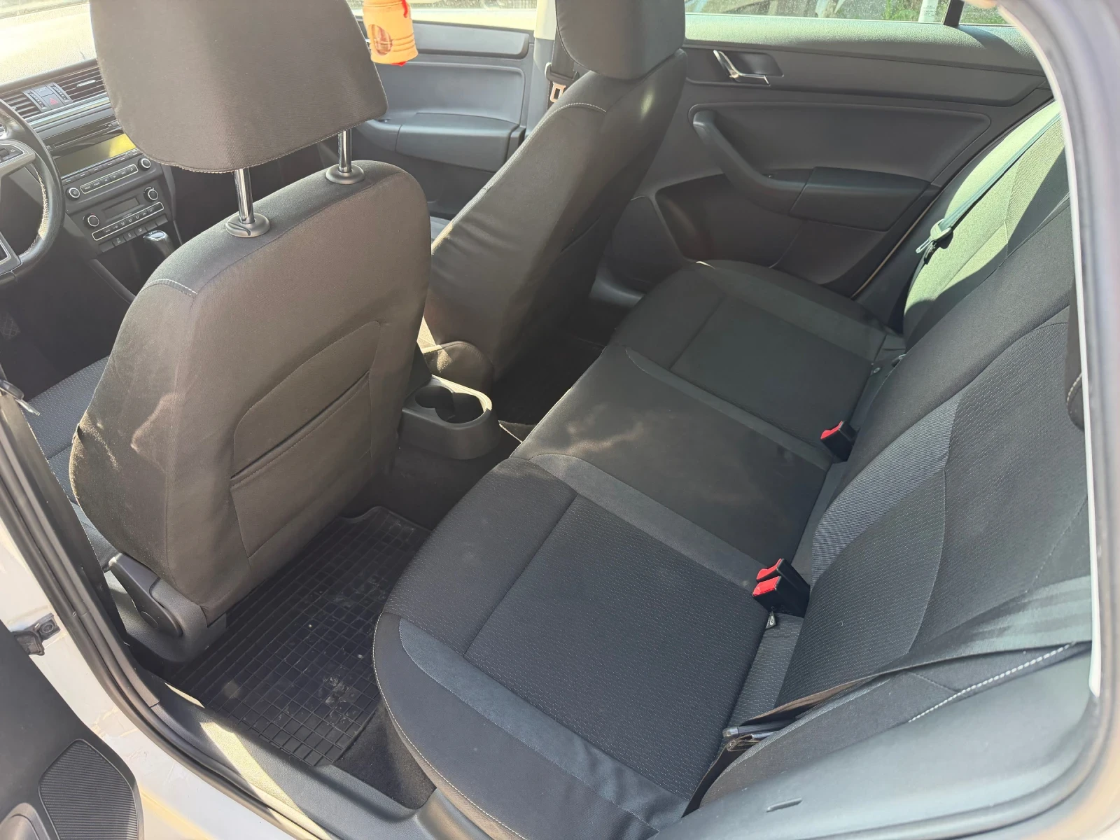 Skoda Fabia 1.6 TDI DSG, снимка 10 - Автомобили и джипове - 55636871