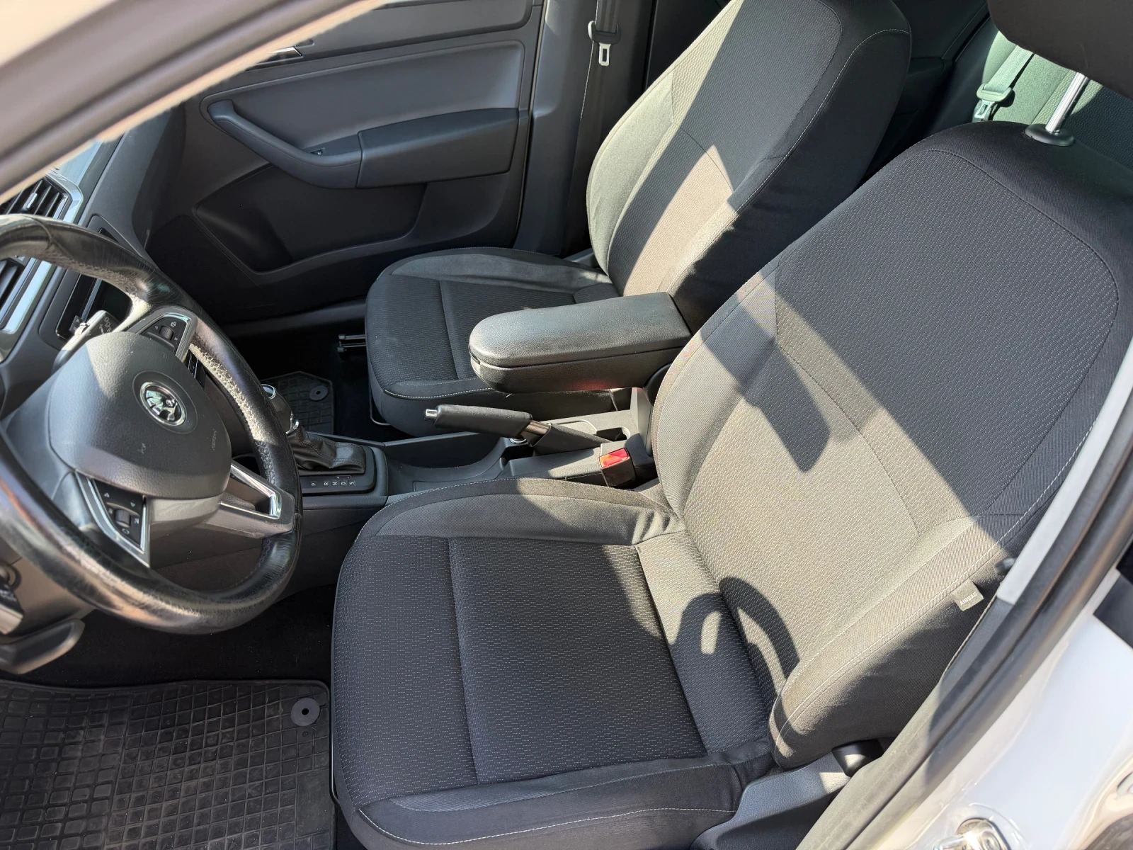 Skoda Fabia 1.6 TDI DSG, снимка 8 - Автомобили и джипове - 55636871