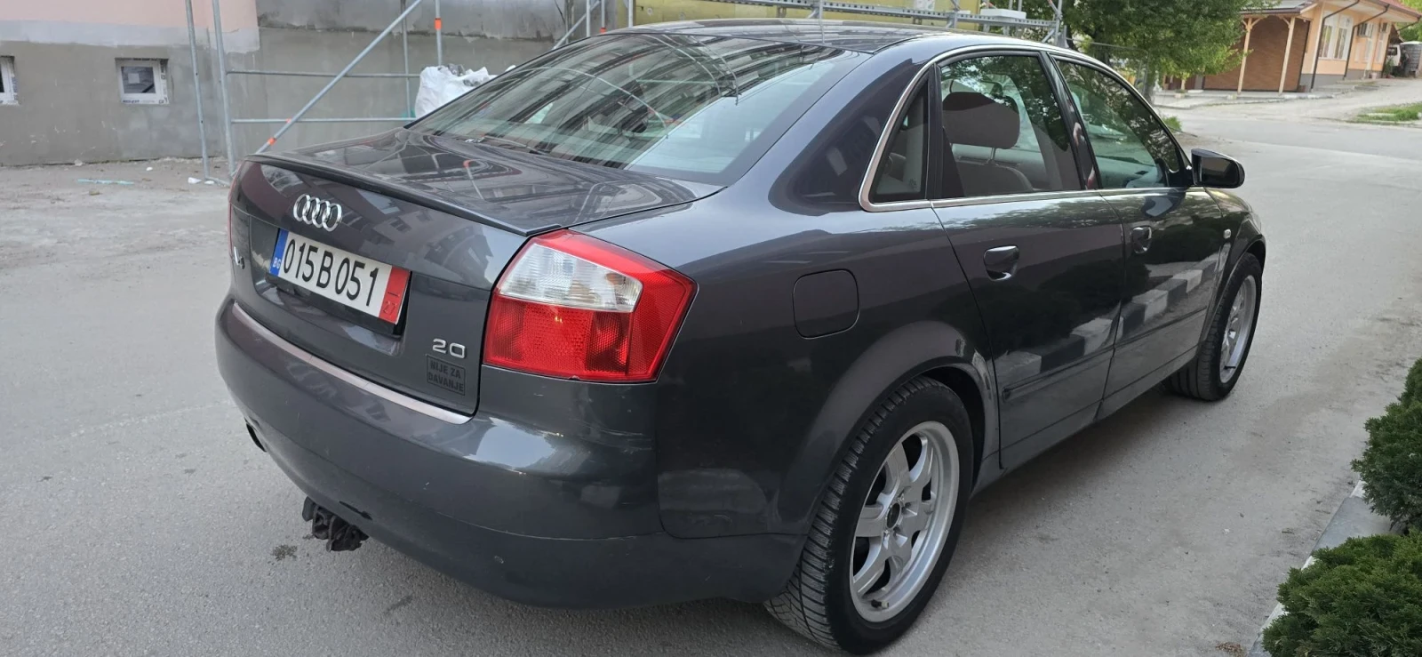 Audi A4 2.0i Автомат, снимка 5 - Автомобили и джипове - 56243647