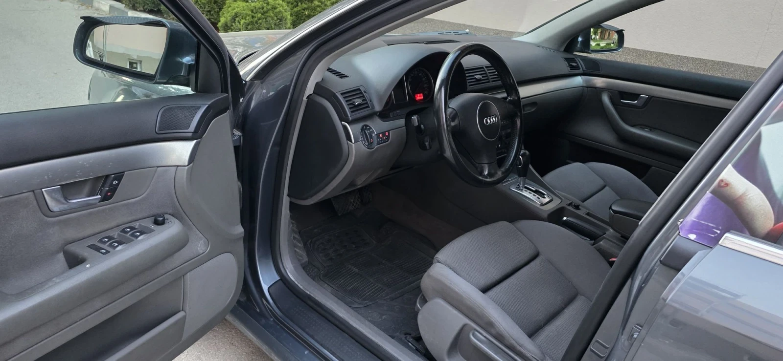 Audi A4 2.0i Автомат, снимка 11 - Автомобили и джипове - 56243647