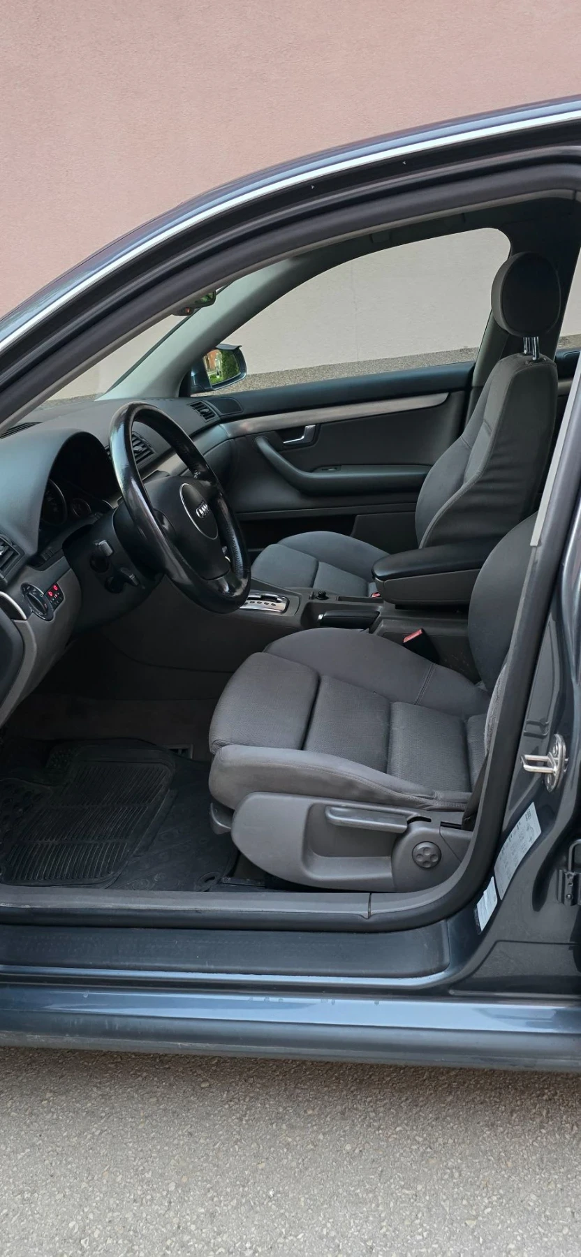 Audi A4 2.0i Автомат, снимка 10 - Автомобили и джипове - 56243647
