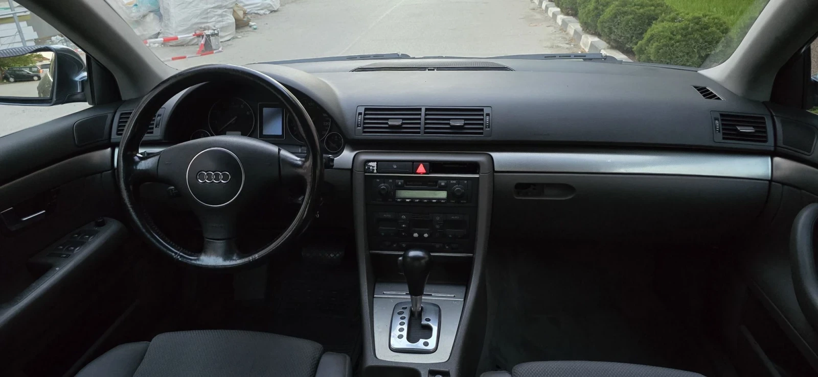 Audi A4 2.0i Автомат, снимка 13 - Автомобили и джипове - 56243647
