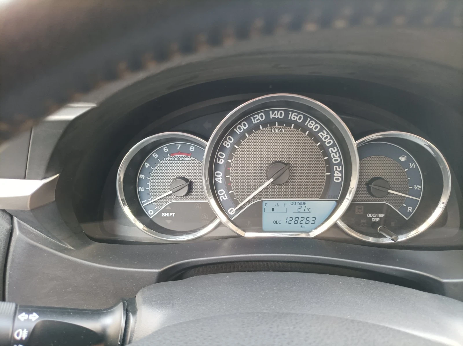Toyota Corolla 1.33, снимка 9 - Автомобили и джипове - 56334322