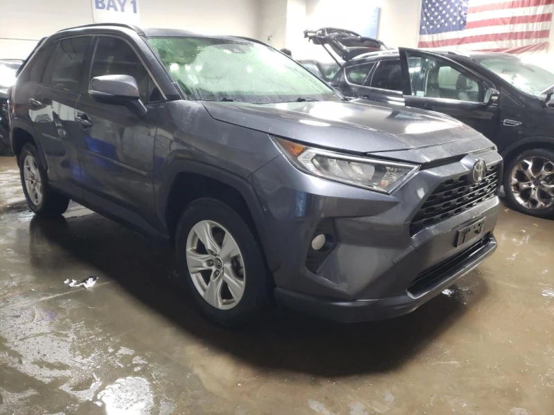 Toyota Rav4 2.5l * LED * Дистроник * 4X4, снимка 1 - Автомобили и джипове - 48803230