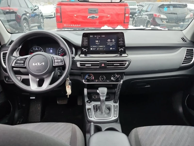 Kia Seltos * LX * CARFAX * БЕЗ ПЪРВОНАЧАЛНА ВНОСКА, снимка 10 - Автомобили и джипове - 52723509