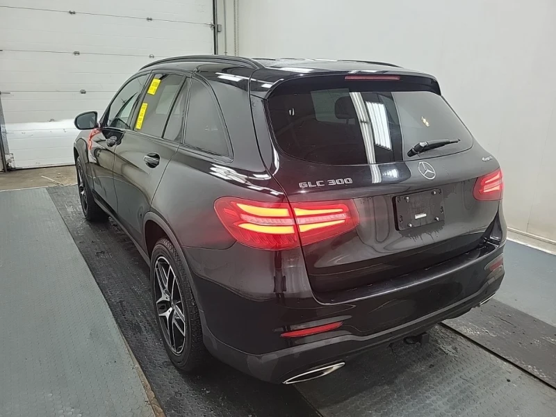 Mercedes-Benz GLC 300 AMG-line* 360View* Пано* Подгрев, снимка 4 - Автомобили и джипове - 52849140