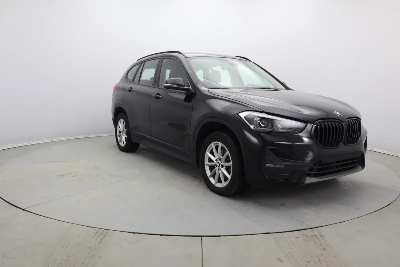 BMW X1 18d / sDrive / LED, снимка 3 - Автомобили и джипове - 53203457