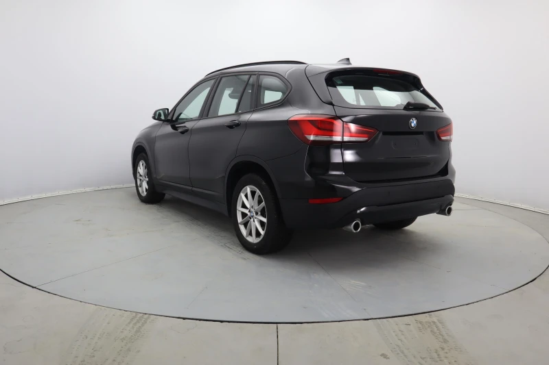 BMW X1 18d / sDrive / LED, снимка 4 - Автомобили и джипове - 53203457