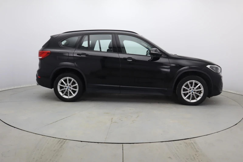 BMW X1 18d / sDrive / LED, снимка 6 - Автомобили и джипове - 53203457