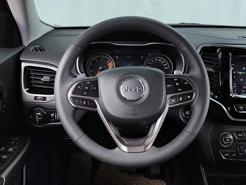 Jeep Cherokee 2.4 B Automatic, снимка 13 - Автомобили и джипове - 55954137