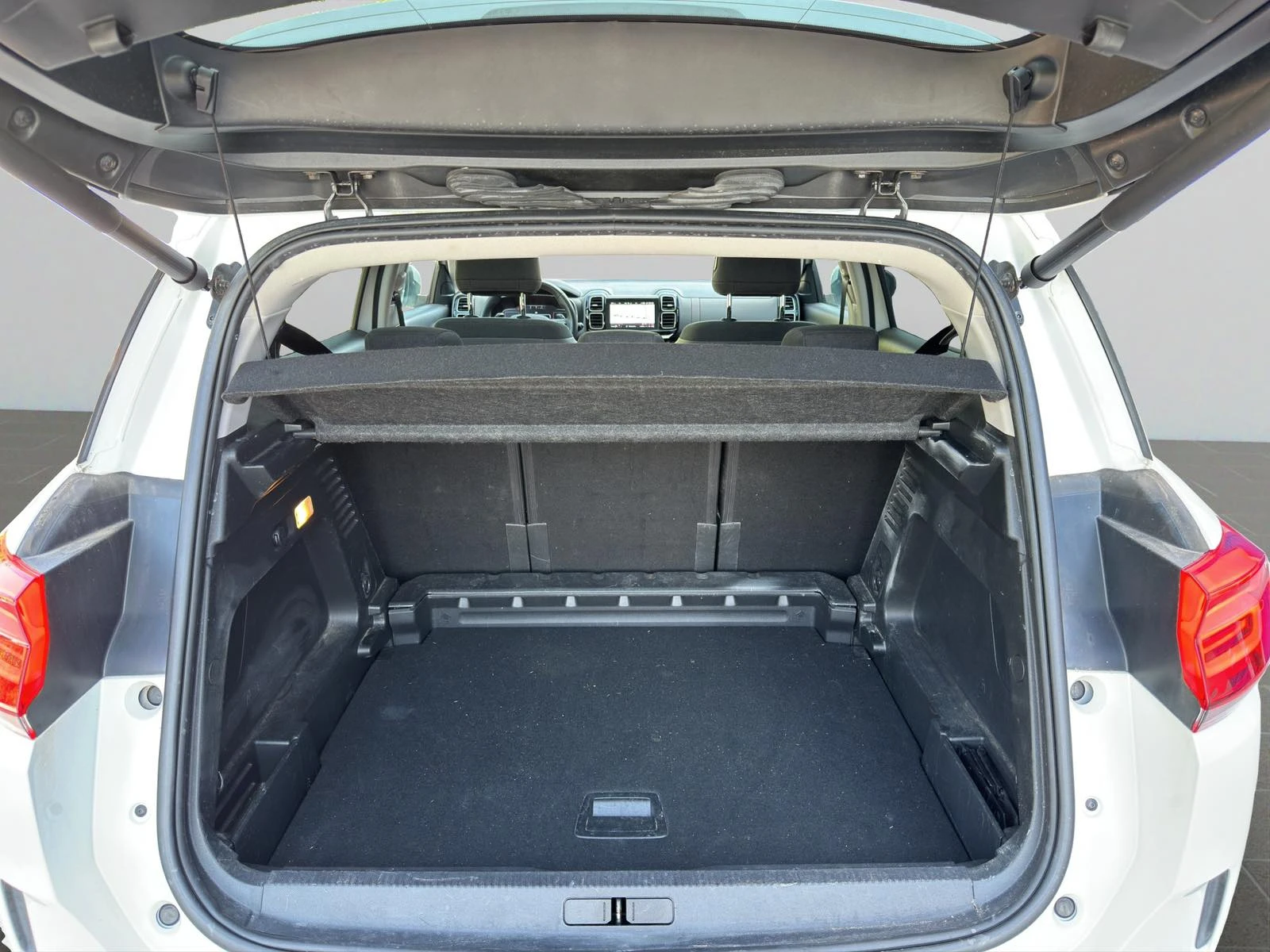 Citroen C5 Aircross SHINE PureTech 1.6 EAT8 - изображение 9