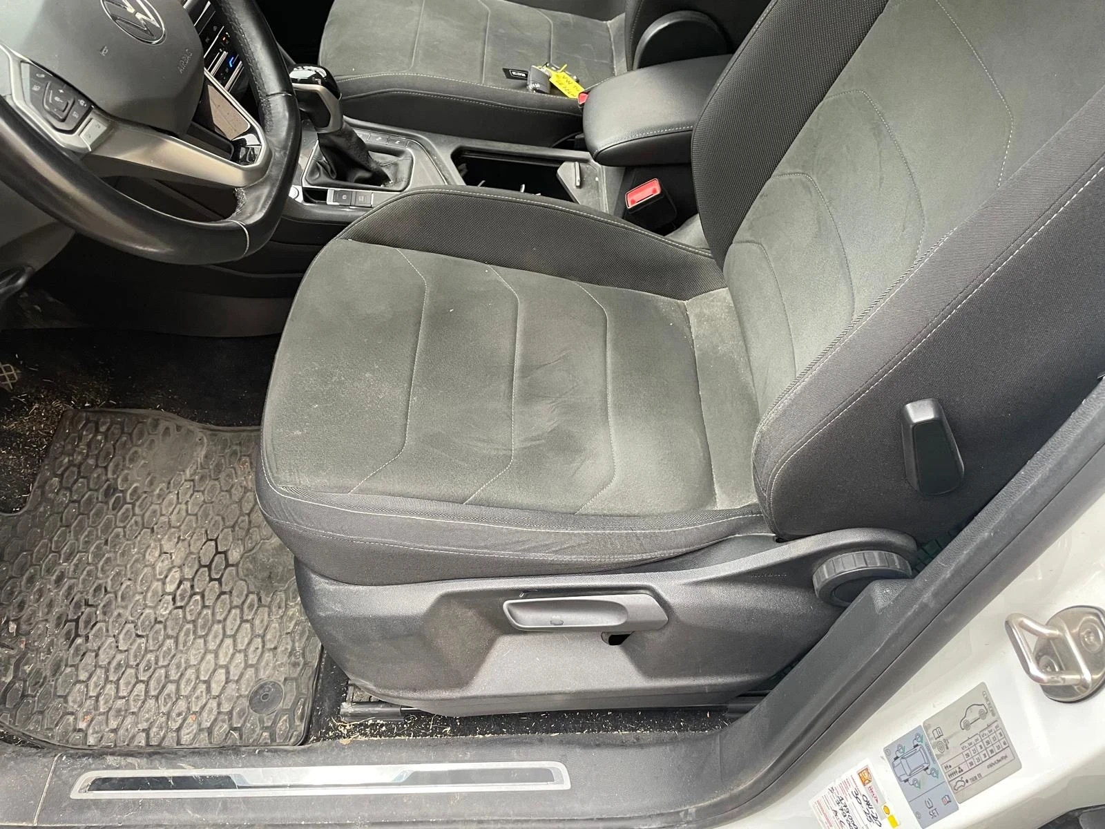 VW Tiguan (КАТО НОВА) - изображение 8