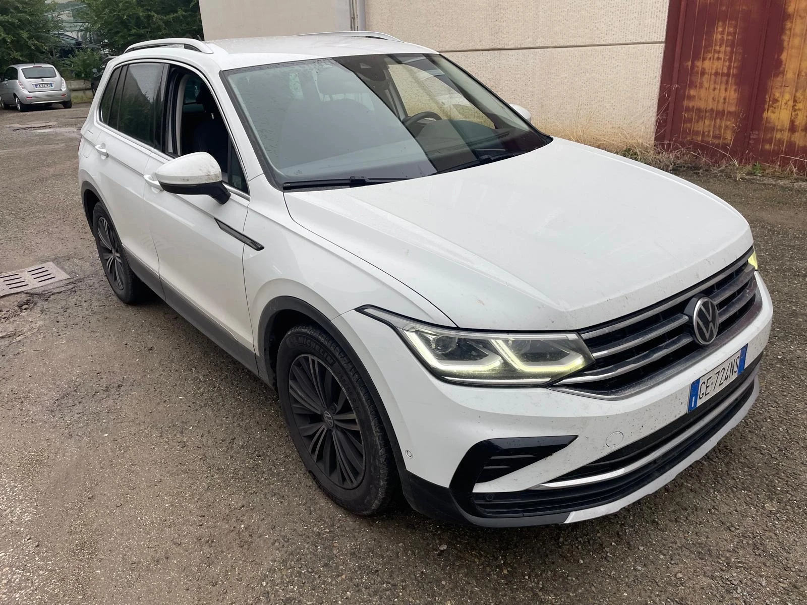 VW Tiguan (КАТО НОВА) - изображение 3