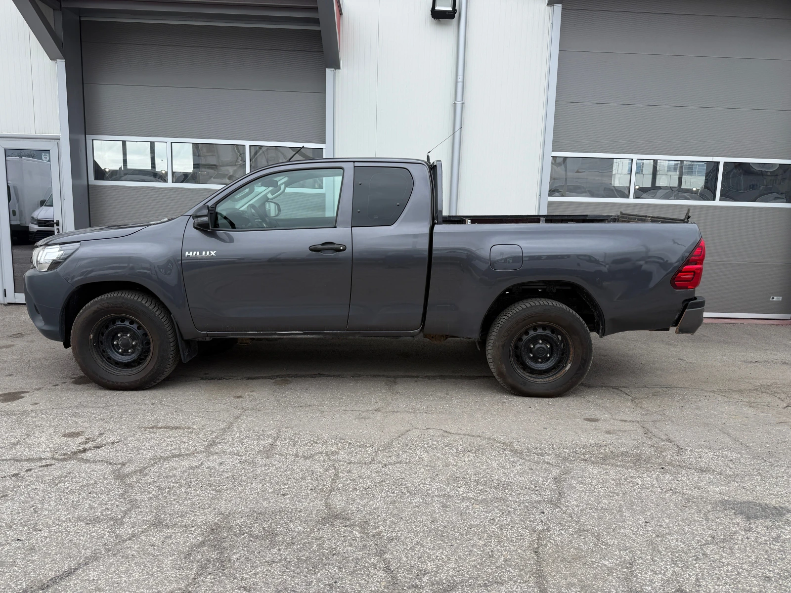 Toyota Hilux N1, снимка 2 - Автомобили и джипове - 52727207