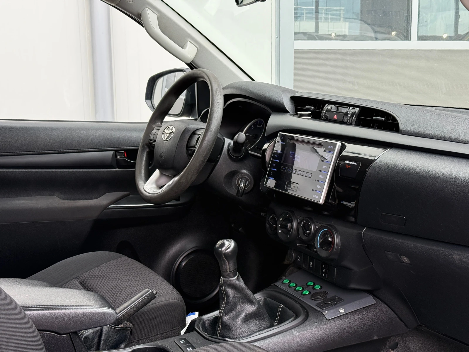 Toyota Hilux N1, снимка 14 - Автомобили и джипове - 52727207