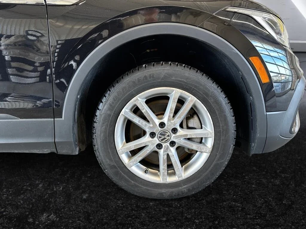 VW Tiguan Trendline 4Motion Авто Кредит (ЦЕНА ДО БГ) , снимка 4 - Автомобили и джипове - 54046919