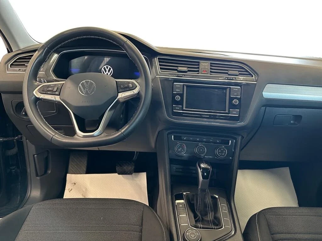 VW Tiguan Trendline 4Motion Авто Кредит (ЦЕНА ДО БГ) , снимка 5 - Автомобили и джипове - 54046919