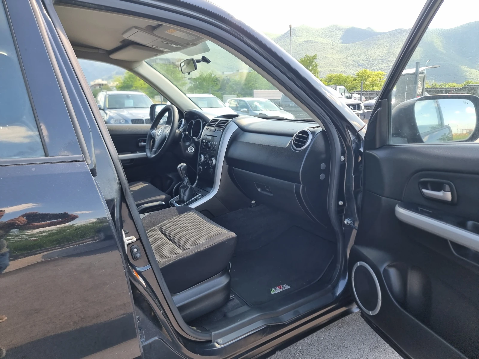 Suzuki Vitara 1.9DDIS, снимка 15 - Автомобили и джипове - 54771160