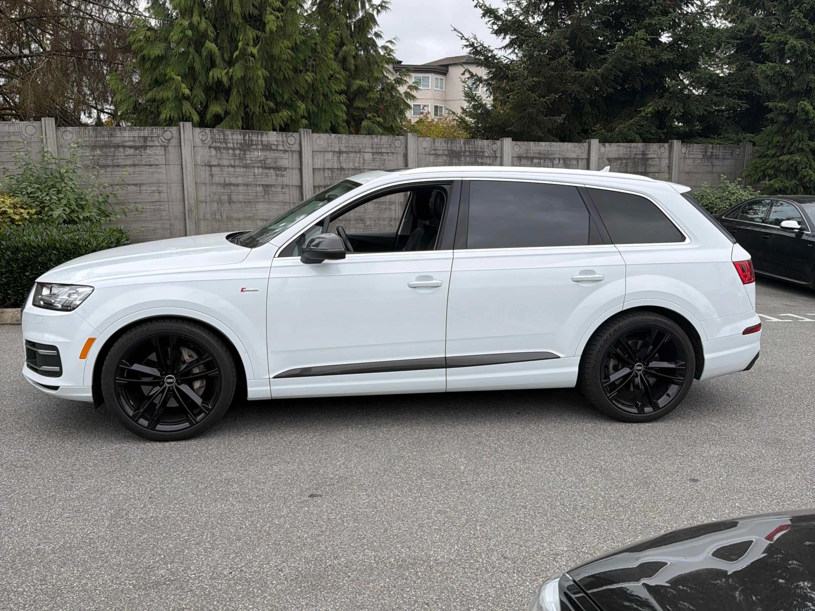 Audi Q7  PROGRESSIV / ОБДУХВАНЕ / 360 / АВТОКРЕДИТ , снимка 2 - Автомобили и джипове - 56071559