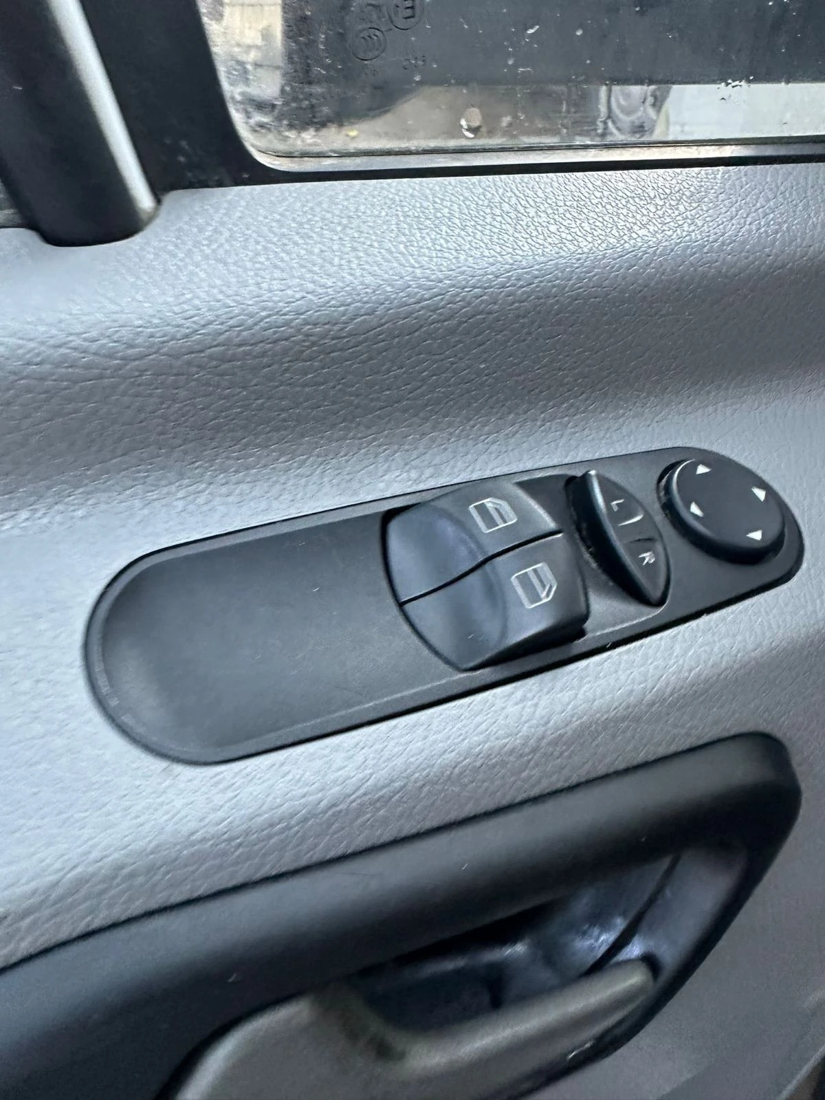 Mercedes-Benz Sprinter 313 2.2cdi - изображение 8
