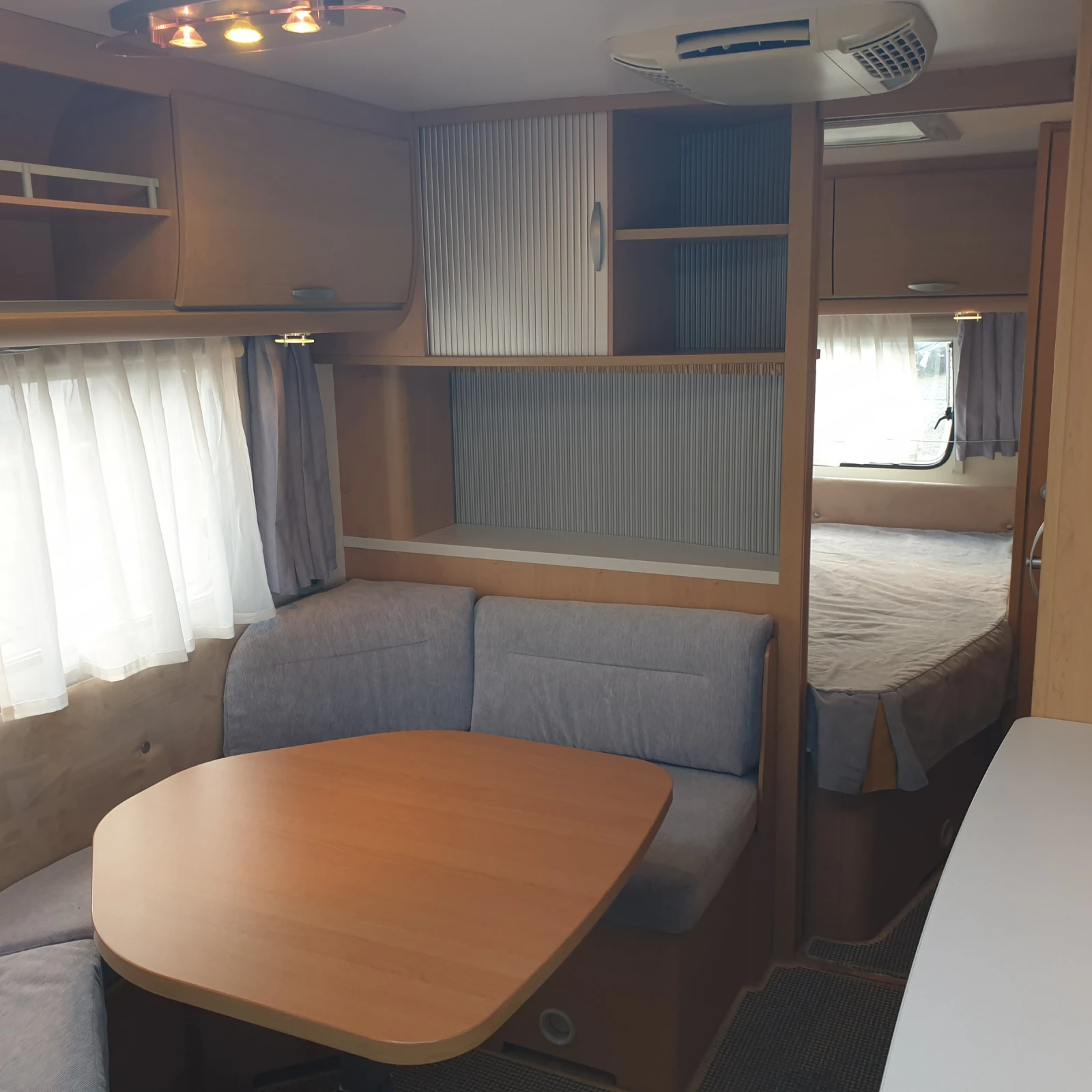Каравана Knaus  SUDWIND 650 FSK, снимка 8 - Каравани и кемпери - 55617533