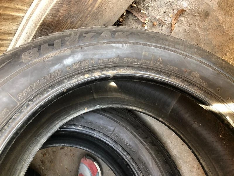 Гуми Зимни 225/60R17, снимка 3 - Гуми и джанти - 46829771