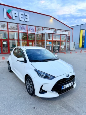 Toyota Yaris 1.5 Hybrid 2023 | 63 000 км | Гаранция | CarPlay, снимка 2