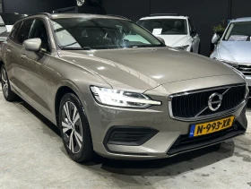 Volvo V60 B3 Momentum, снимка 1