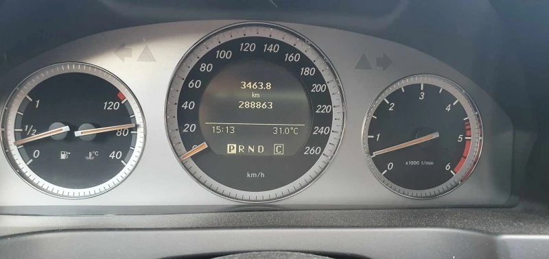 Mercedes-Benz C 320 AMG Sport, снимка 10 - Автомобили и джипове - 46377328