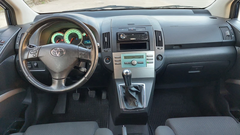 Toyota Corolla verso 1.6VVT-i Германия Отлична, снимка 12 - Автомобили и джипове - 47644632