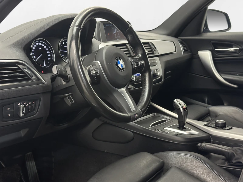 BMW 120 i M Sport* Navi* LED* M Aerodynamics* , снимка 12 - Автомобили и джипове - 48475103