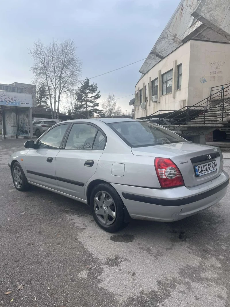 Hyundai Elantra 1.6 109 к., снимка 2 - Автомобили и джипове - 48541597