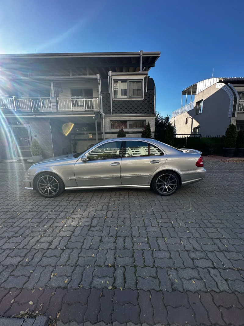 Mercedes-Benz E 500, снимка 8 - Автомобили и джипове - 48588781