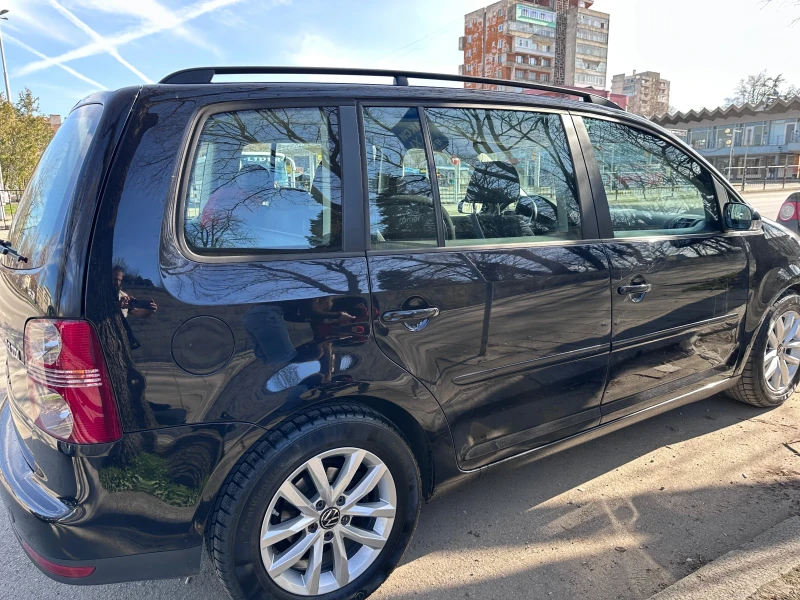 VW Touran 2.0 TDI, снимка 5 - Автомобили и джипове - 49414624