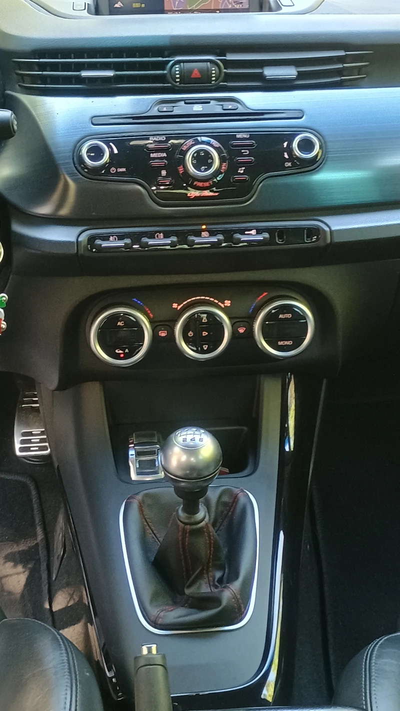 Alfa Romeo Giulietta 2.0jtdm, снимка 14 - Автомобили и джипове - 51886697