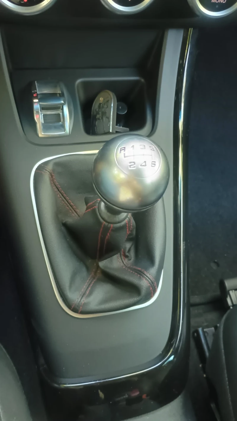 Alfa Romeo Giulietta 2.0jtdm, снимка 15 - Автомобили и джипове - 51886697