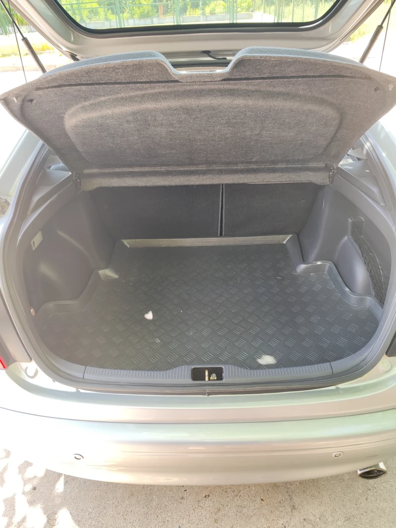 Toyota Corolla 1.6, снимка 6 - Автомобили и джипове - 52395223