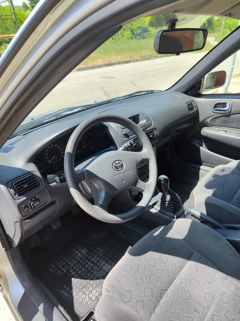 Toyota Corolla 1.6, снимка 4 - Автомобили и джипове - 52395223